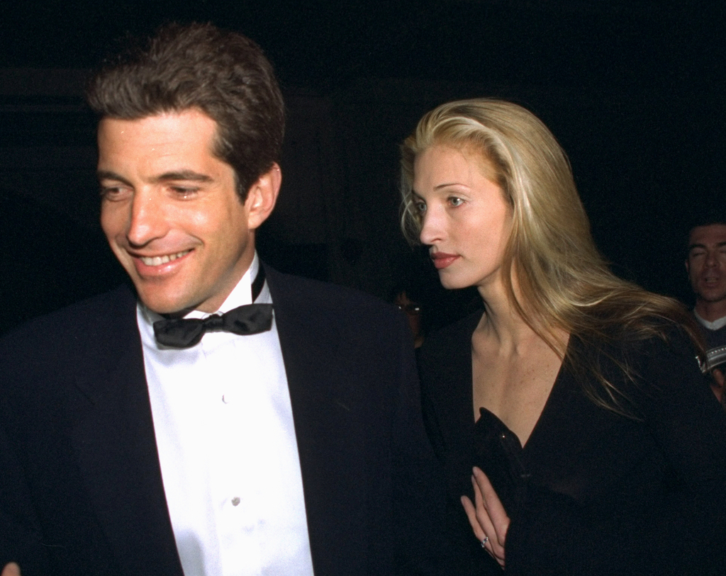 Inside Carolyn Bessette's Heartbreaking Final Days With JFK Jr., image size:1024x813