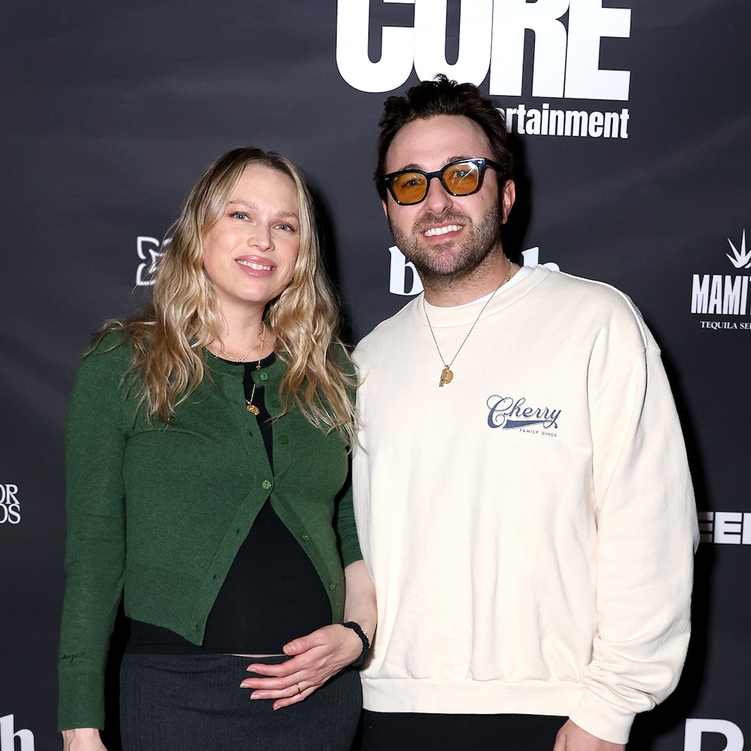 Erin Foster Gives Birth, Welcomes First Baby With Husband Simon Tikhman – E! Online Erin Foster Gives Birth, Welcomes First Baby With Husband Simon Tikhman – E! Online