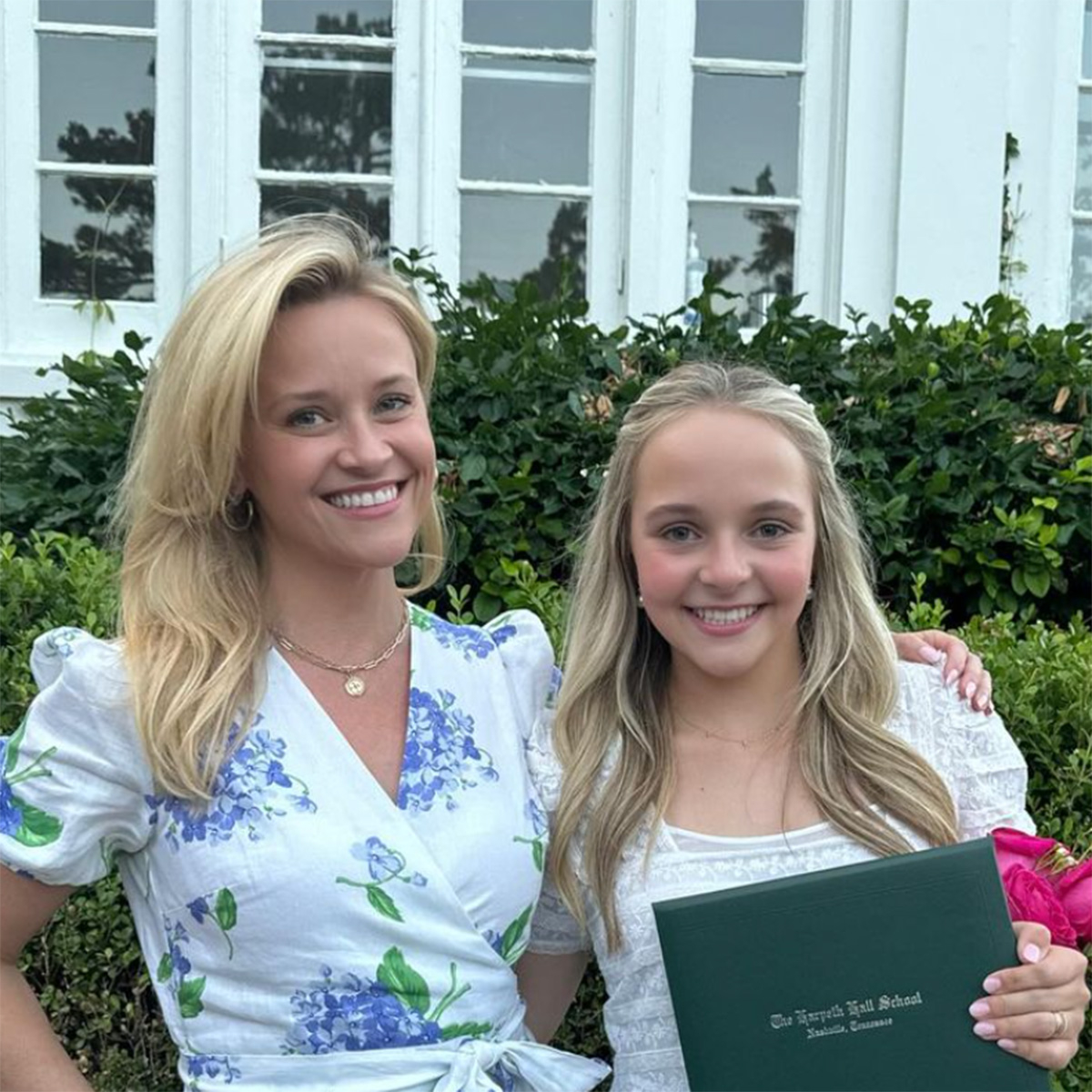 Reese Witherspoon Has “Tears of Joy” at Niece’s High School Graduation