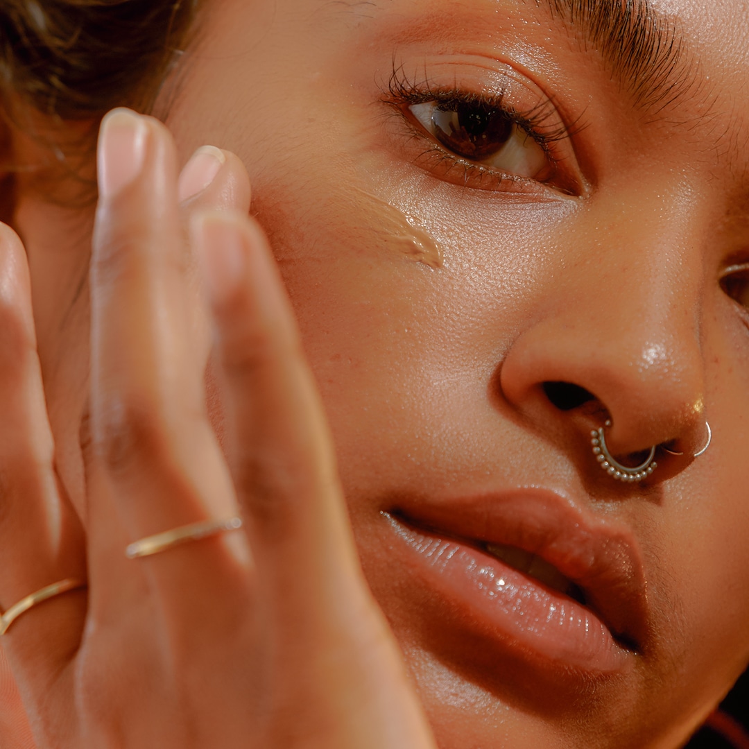 3 Beauty Pros Reveal How to Conceal Textured Skin Without Caking On Products – E! Online 3 Beauty Pros Reveal How to Conceal Textured Skin Without Caking On Products – E! Online