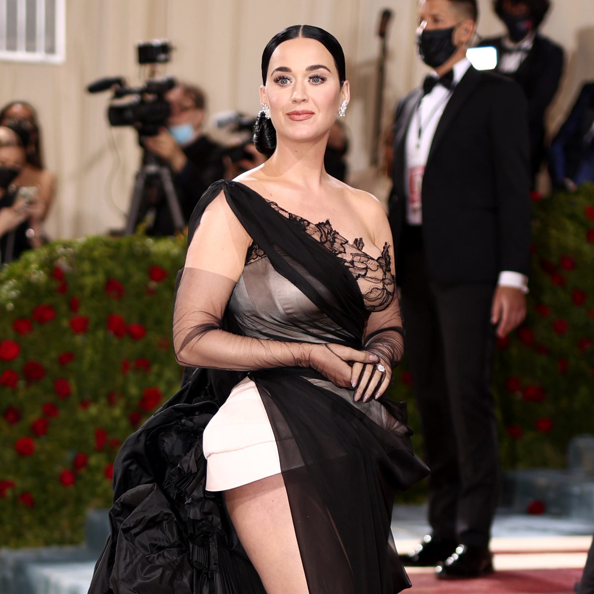Katy Perry\'s AI-Generated Met Gala Photos Confuse Fans
