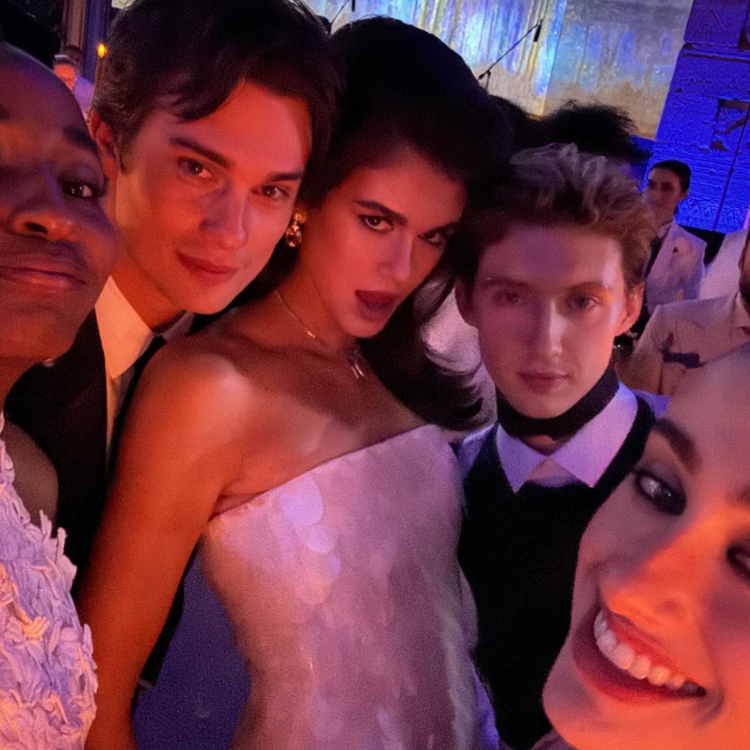 These Celebrity Selfies at 2024 Met Gala Are Worth Breaking the Rules