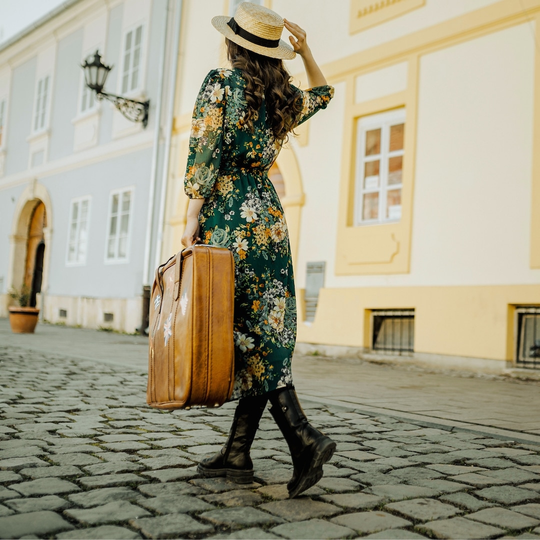 These Weekend Bags Under  Look So Much More Expensive Than They Actually Are – E! Online These Weekend Bags Under  Look So Much More Expensive Than They Actually Are – E! Online