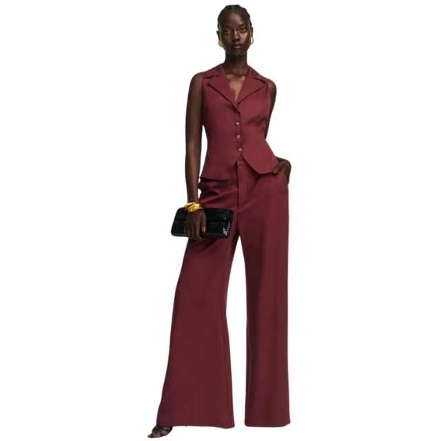 The Best Suits for Women That Make Summer Bearable The Best Suits for Women That Make Summer Bearable