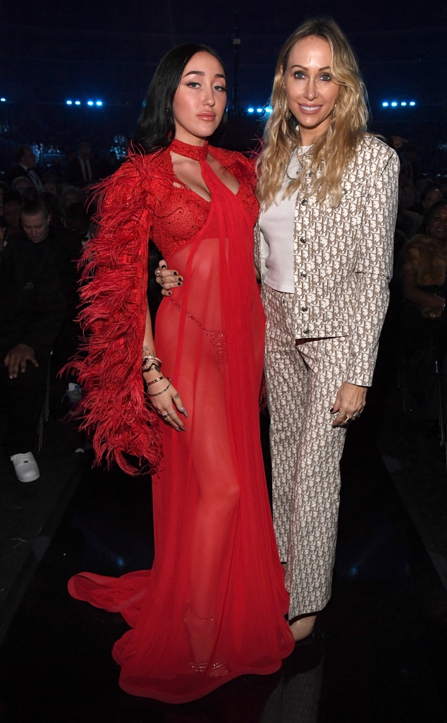 Noah Cyrus, Tish Cyrus