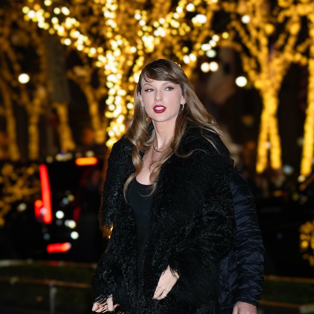 Taylor Swift Fans Spot Easter Egg During Night Out With Cara Delevingne and More – E! Online Taylor Swift Fans Spot Easter Egg During Night Out With Cara Delevingne and More – E! Online