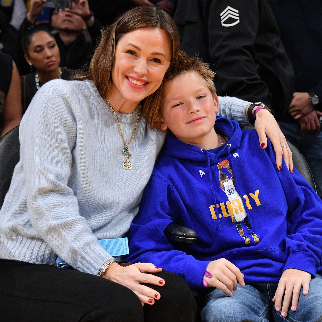 Jennifer Garner Details Holiday Plans With Her and Ben Affleck’s Kids Jennifer Garner Details Holiday Plans With Her and Ben Affleck’s Kids