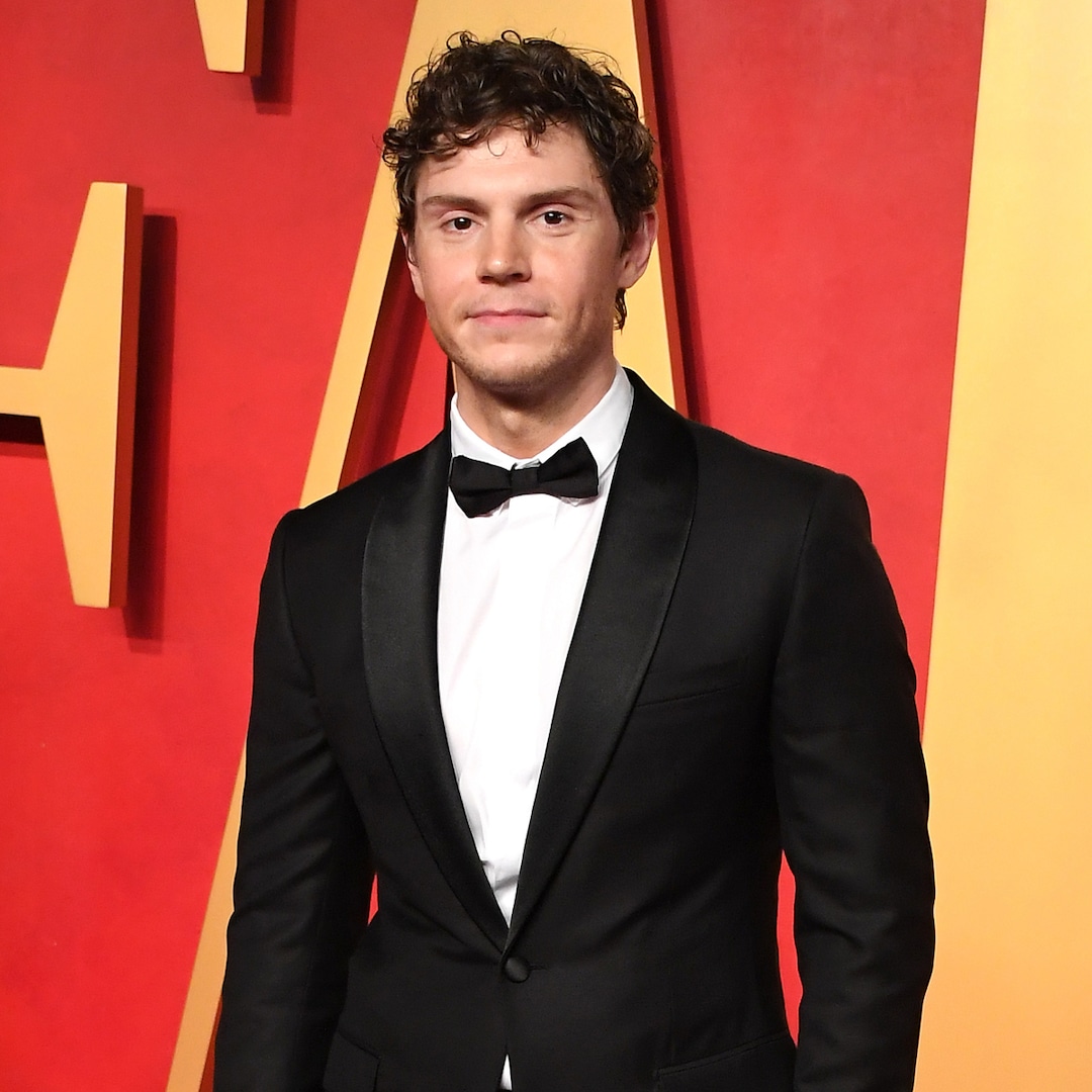 Evan Peters Confirms Romance With Girlfriend Natalie Engel – E! Online Evan Peters Confirms Romance With Girlfriend Natalie Engel – E! Online