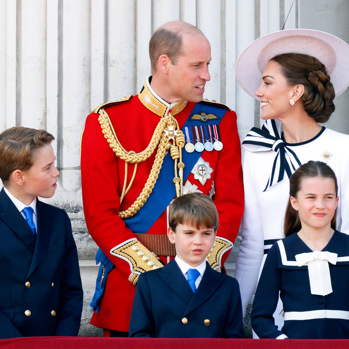 Кейт Мидълтън празнува рождения ден на принц Уилям с нова семейна снимка