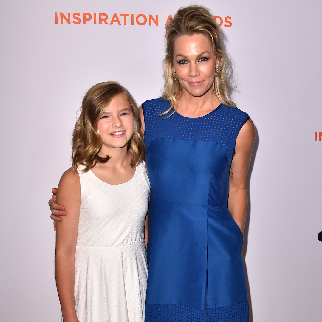 ни казва всичко което искаме да чуем за бала В края