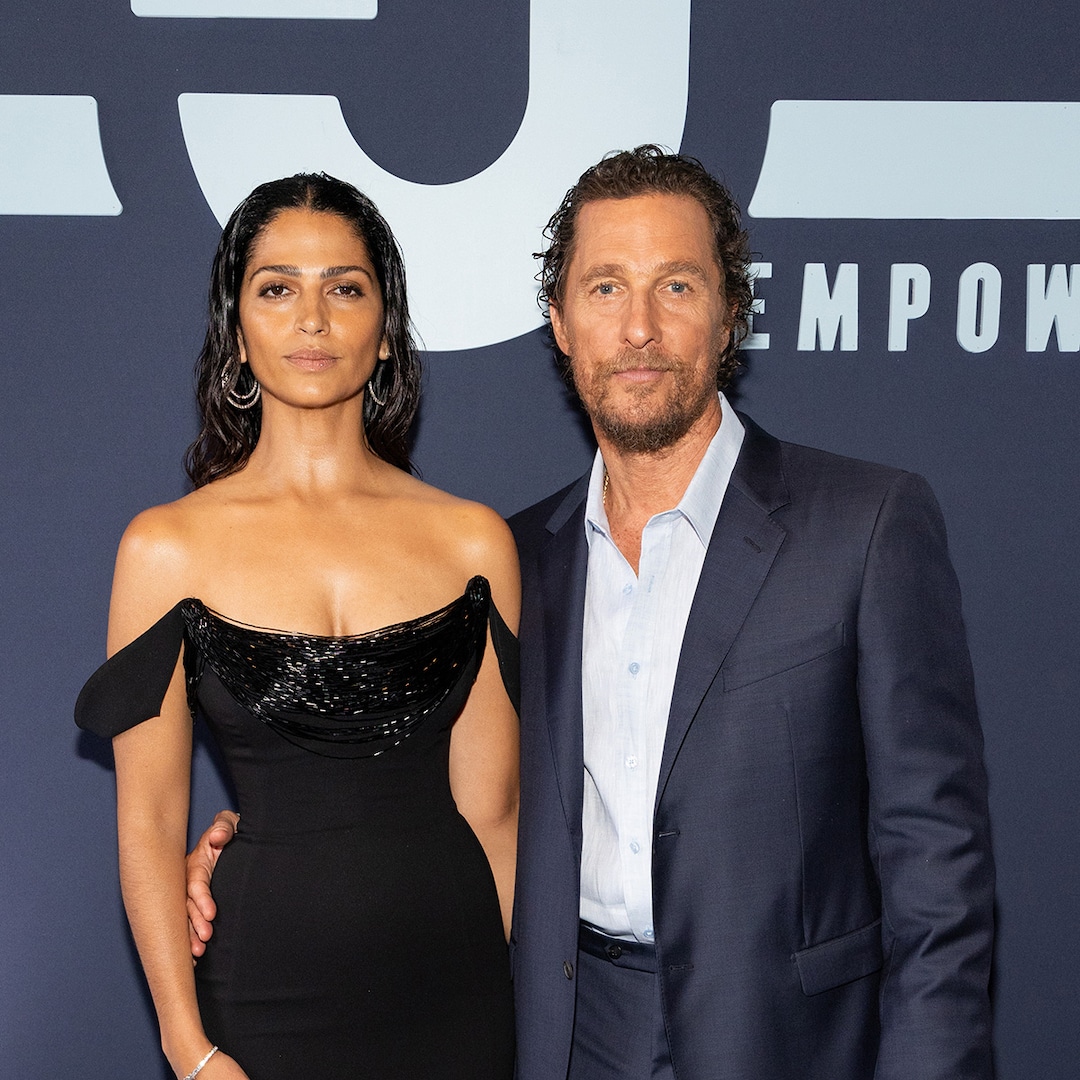 See Matthew McConaughey and Wife Camila Recreate His How to Lose a Guy in 10 Days Look—With an NSFW Twist – E! Online See Matthew McConaughey and Wife Camila Recreate His How to Lose a Guy in 10 Days Look—With an NSFW Twist – E! Online