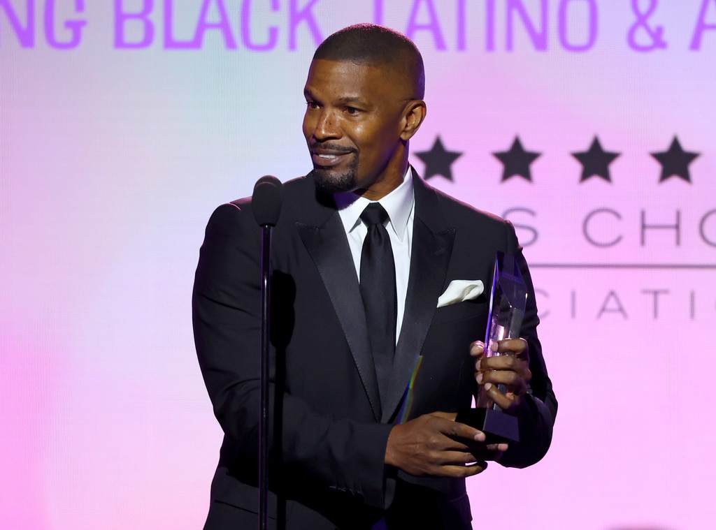 Jamie Foxx, Sağlık Korkusundan Bu Yana İlk Gösterisinden Duygusal Fotoğraflar Paylaştı