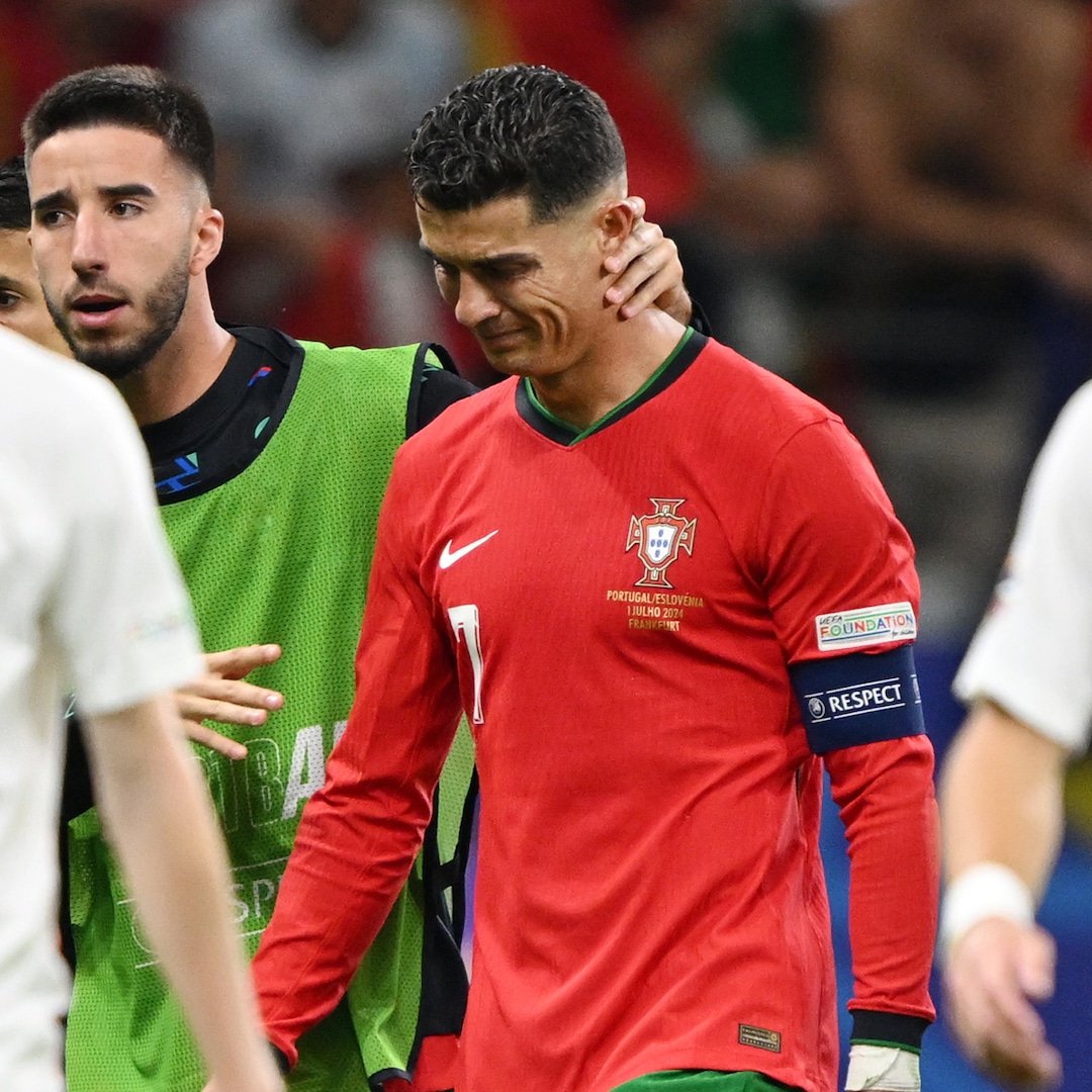 Cristiano Ronaldo Sobs at 2024 Euros After Missing Extra Time Kick for Portugal—but Storms Back to Score – E! Online Cristiano Ronaldo Sobs at 2024 Euros After Missing Extra Time Kick for Portugal—but Storms Back to Score – E! Online