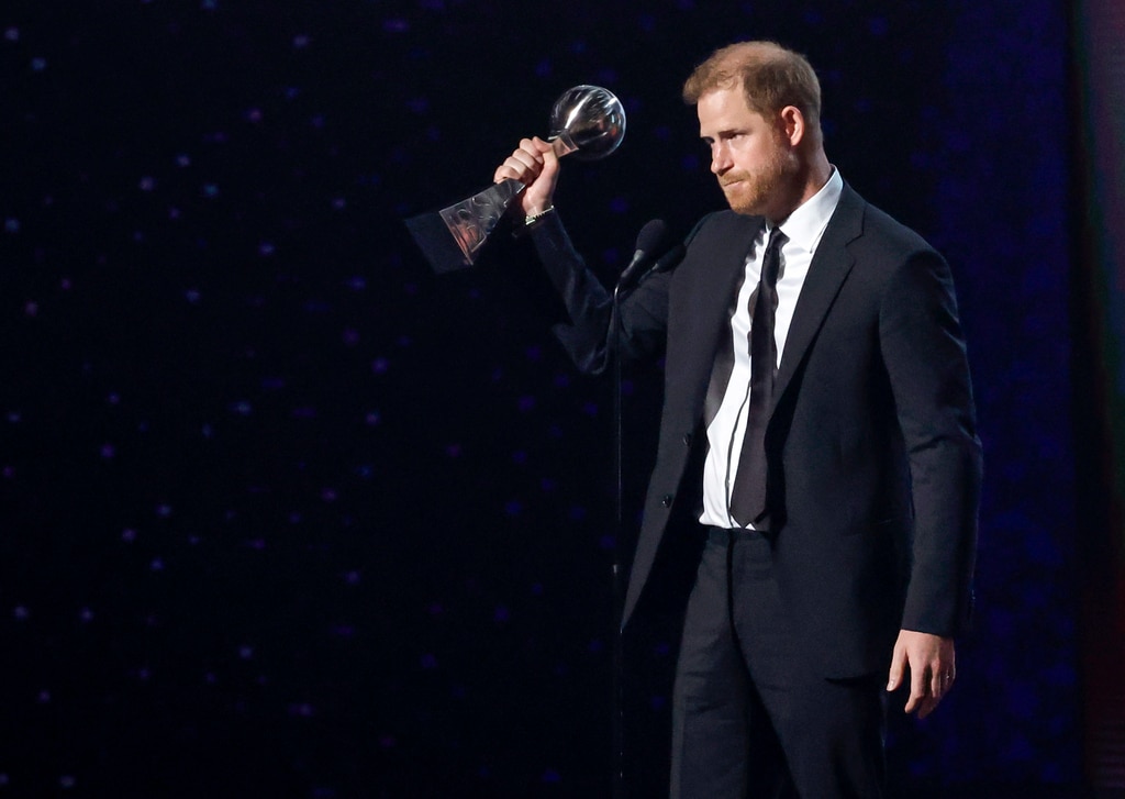 El príncipe Harry saluda a la difunta mamá, la princesa Diana, en ESPYS 2024