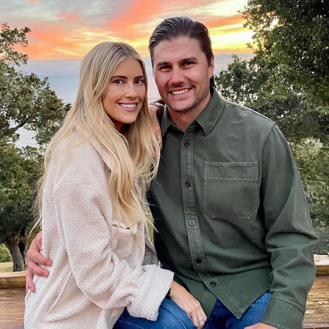 Christina Hall and Josh Hall Break Up: See Where More HGTV Couples Stand – E! Online Christina Hall and Josh Hall Break Up: See Where More HGTV Couples Stand – E! Online