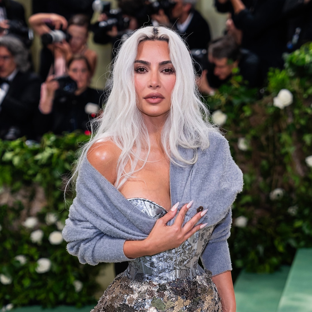Kim Kardashian Shares Tip of Finger Broke Off During Accident “More Painful Than Childbirth”  – E! Online Kim Kardashian Shares Tip of Finger Broke Off During Accident “More Painful Than Childbirth”  – E! Online