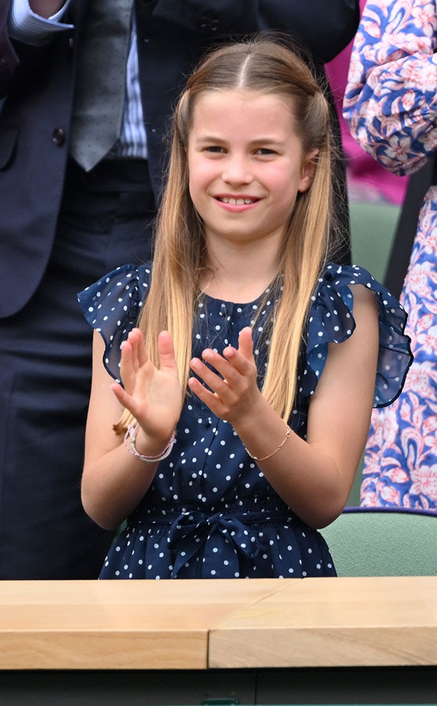 Kate Middleton e Princesa Charlotte em Wimbledon durante passeio raro