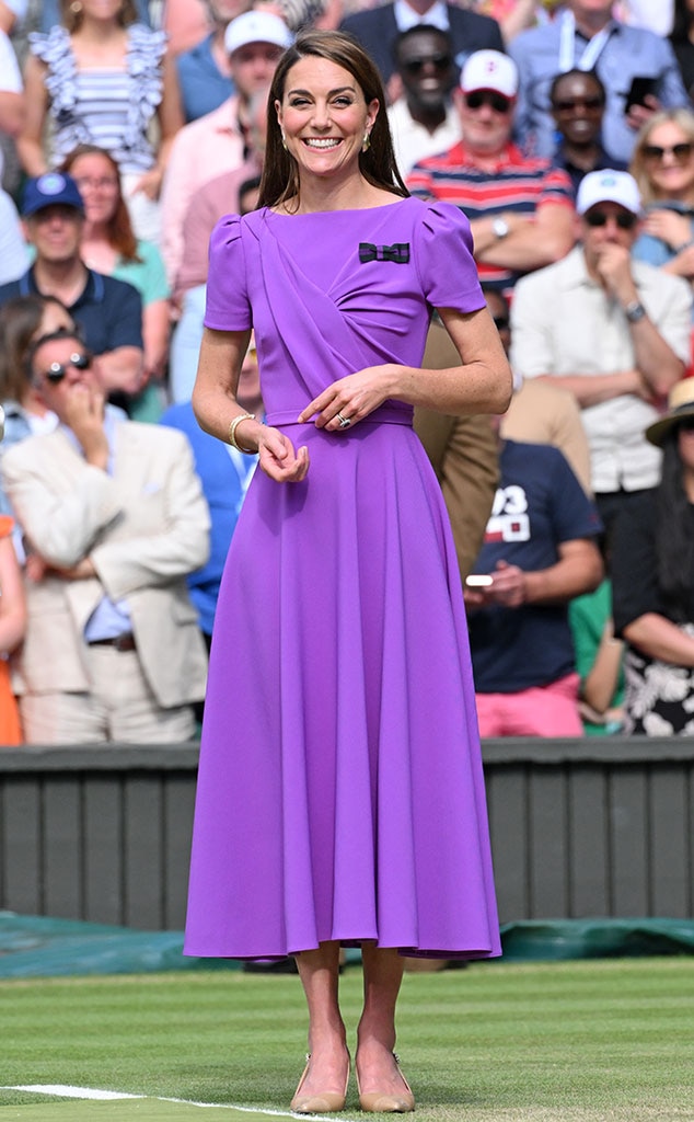 Kate Middleton e Princesa Charlotte em Wimbledon durante passeio raro