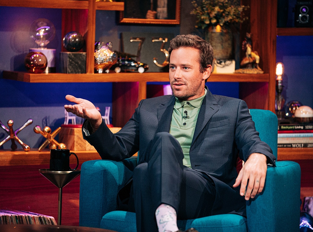 เหตุใด Armie Hammer จึงขายไทม์แชร์ในหมู่เกาะเคย์แมนท่ามกลางข้อกล่าวหา