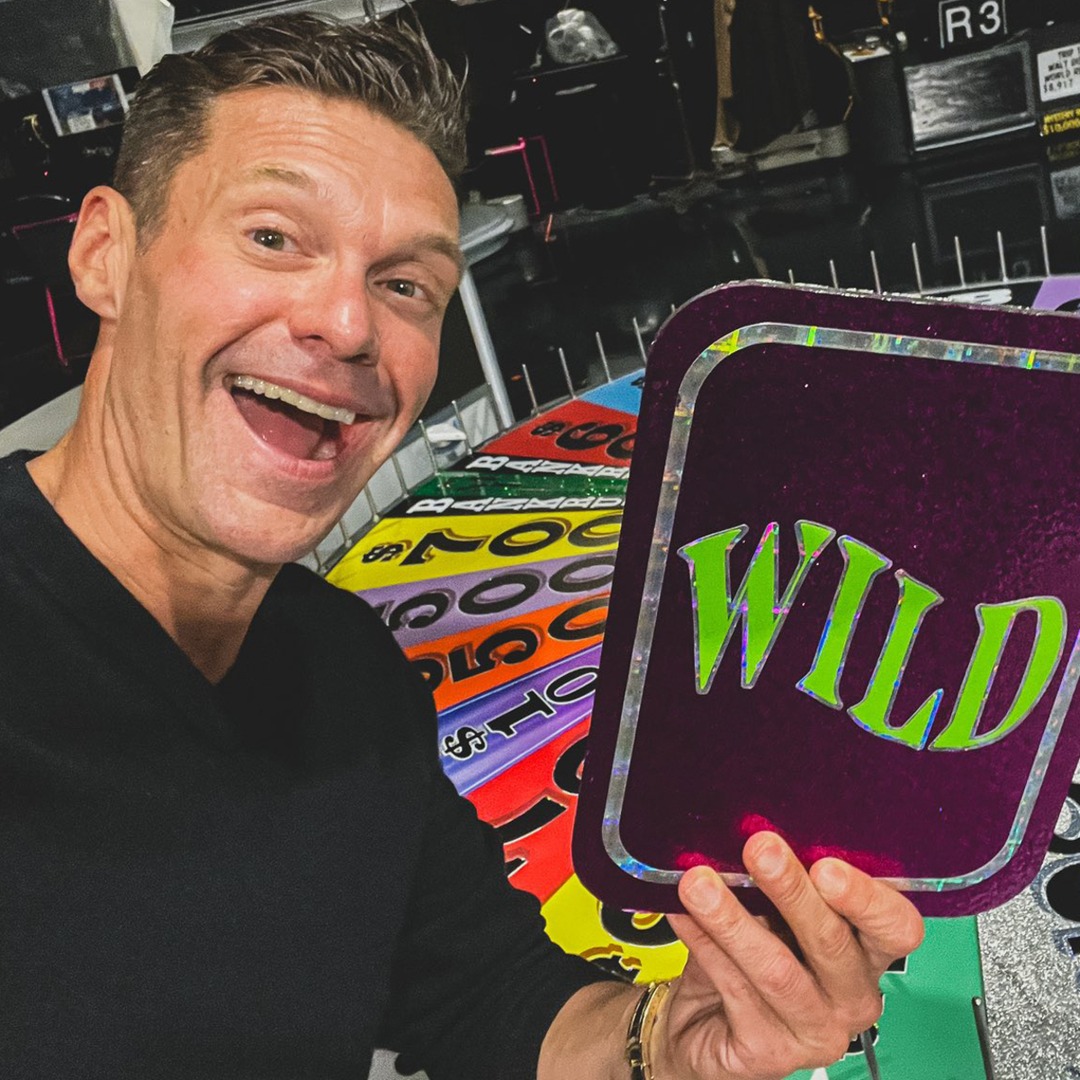 See Wheel of Fortune Host Ryan Seacrest During First Day on Set After Pat Sajak’s Exit – E! Online See Wheel of Fortune Host Ryan Seacrest During First Day on Set After Pat Sajak’s Exit – E! Online