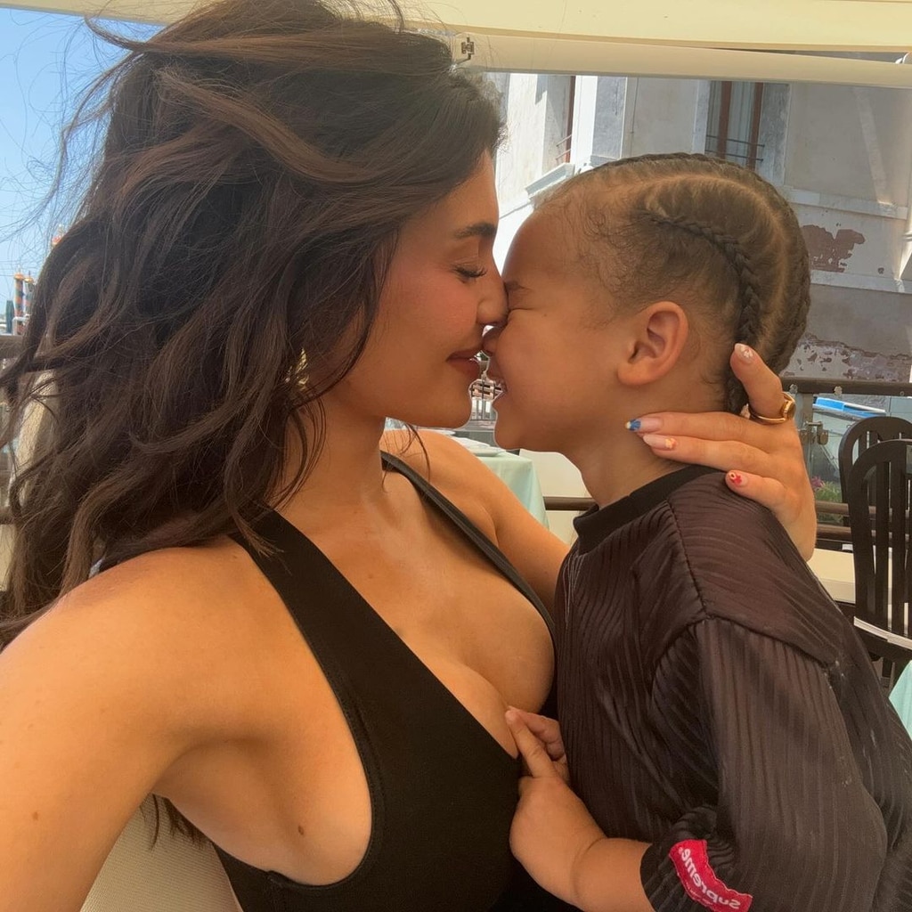 As férias de Kylie Jenner na Itália com crianças Stormi e Aire são puro amor