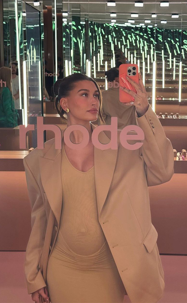 Hailey Bieber, Pregnancy