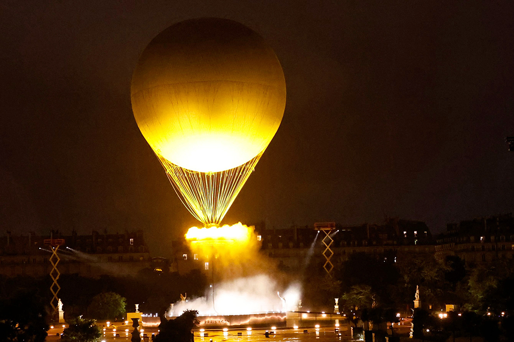 2024 Paris Olympics, opening ceremony, Olympic cauldron