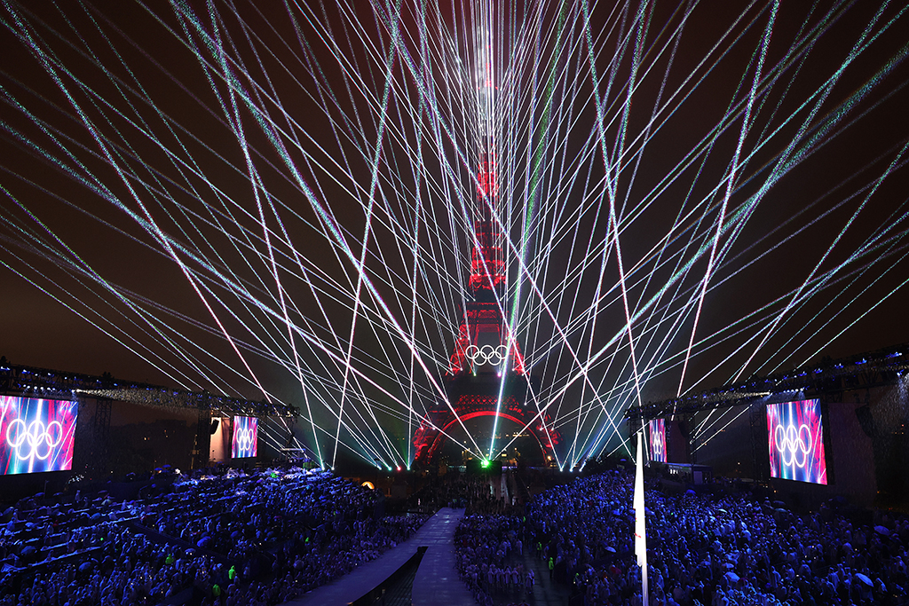 2024 Paris Olympics, opening ceremony, Eiffel Tower, lightshow