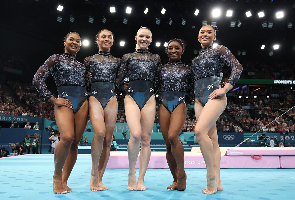 Simone Biles y sus compañeros de equipo reaccionan a la disputa por la medalla olímpica de Jordania y Chile