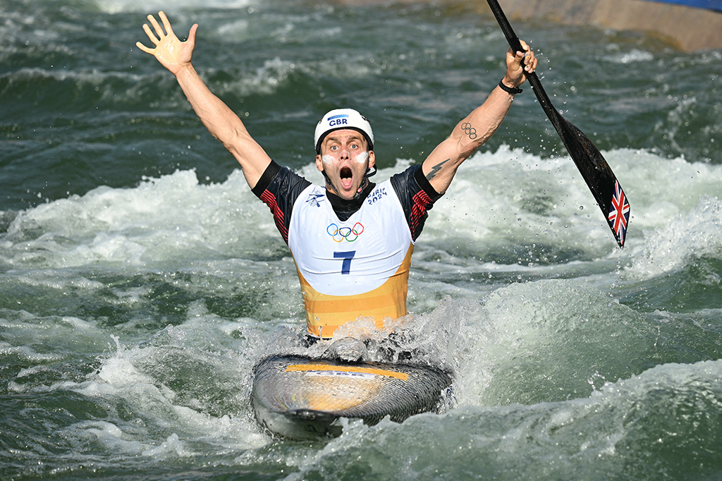 2024 Paris Olympics, Adam Burgess, canoe, emotional photos