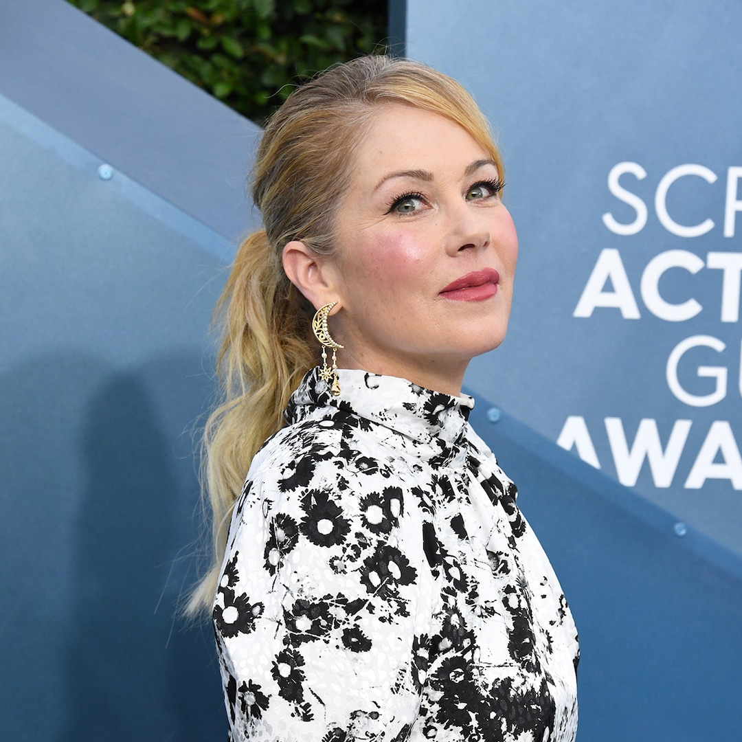 Christina Applegate Shares Her Top Bucket List Items Amid Battle With Multiple Sclerosis – E! Online Christina Applegate Shares Her Top Bucket List Items Amid Battle With Multiple Sclerosis – E! Online