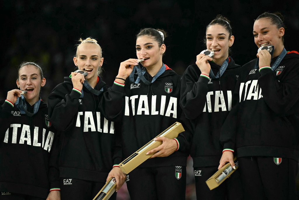 Estrela olímpica do judô desloca ombro ao comemorar medalha de bronze