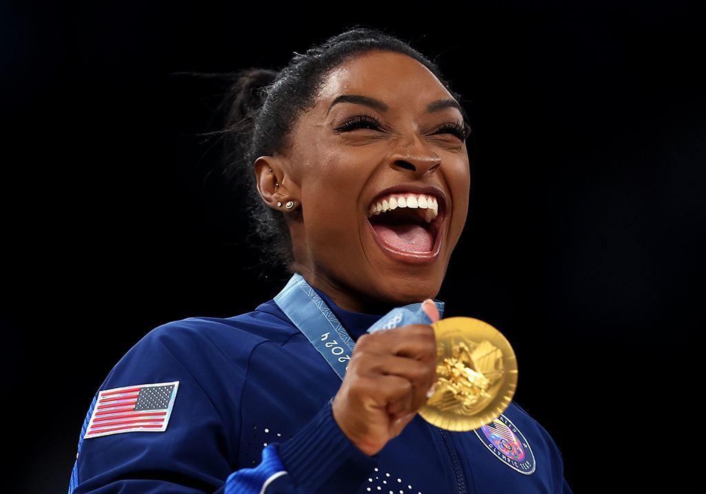 2024 Paris Olympics, Team USA, womens gymnastics, Team Final, emotional photos, Simone Biles