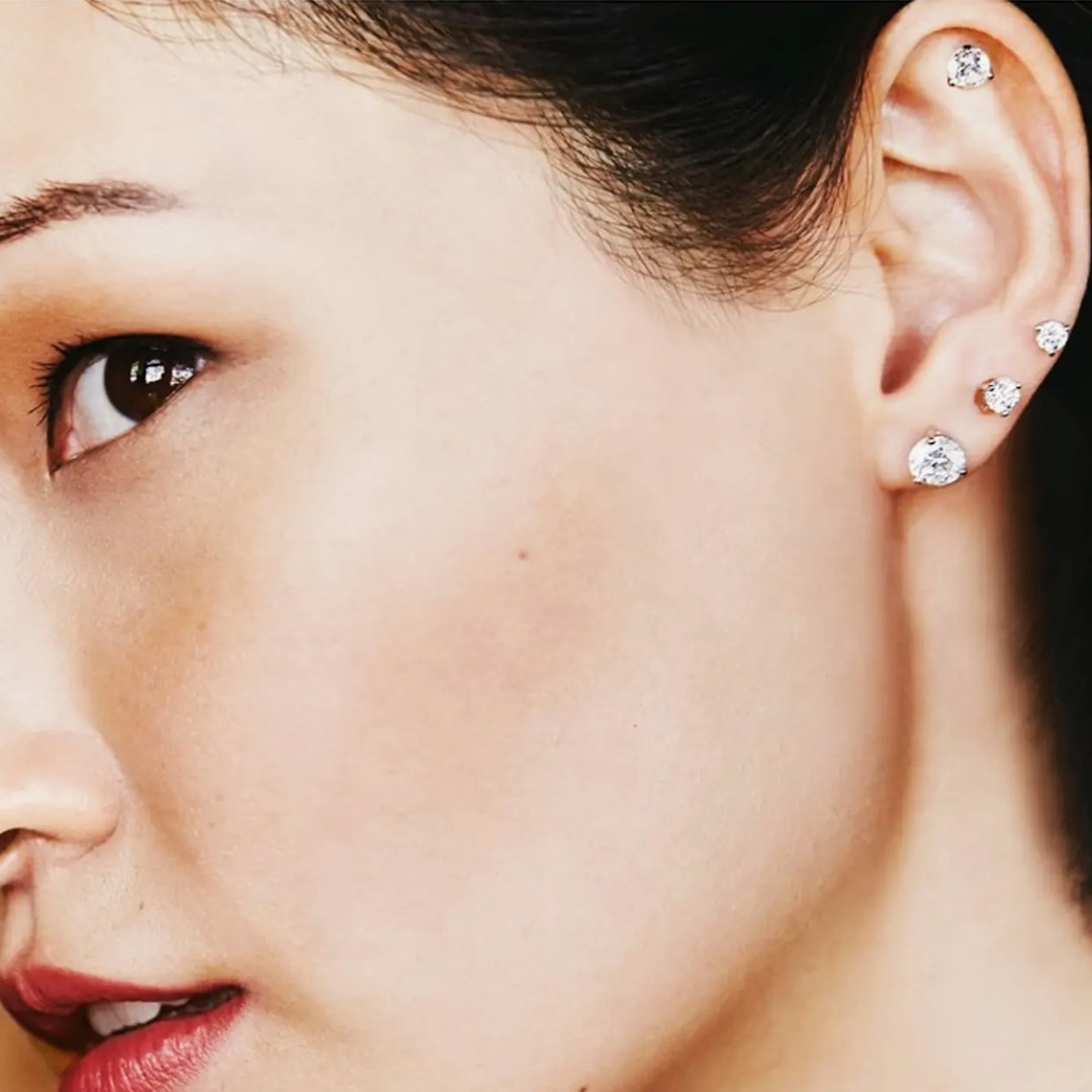 От изящни колиета и гривни до ефектни обеци и пръстени