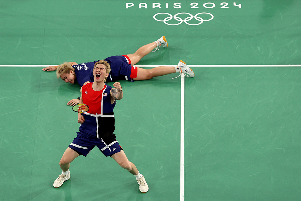 2024 Paris Olympics, badminton, emotional photos