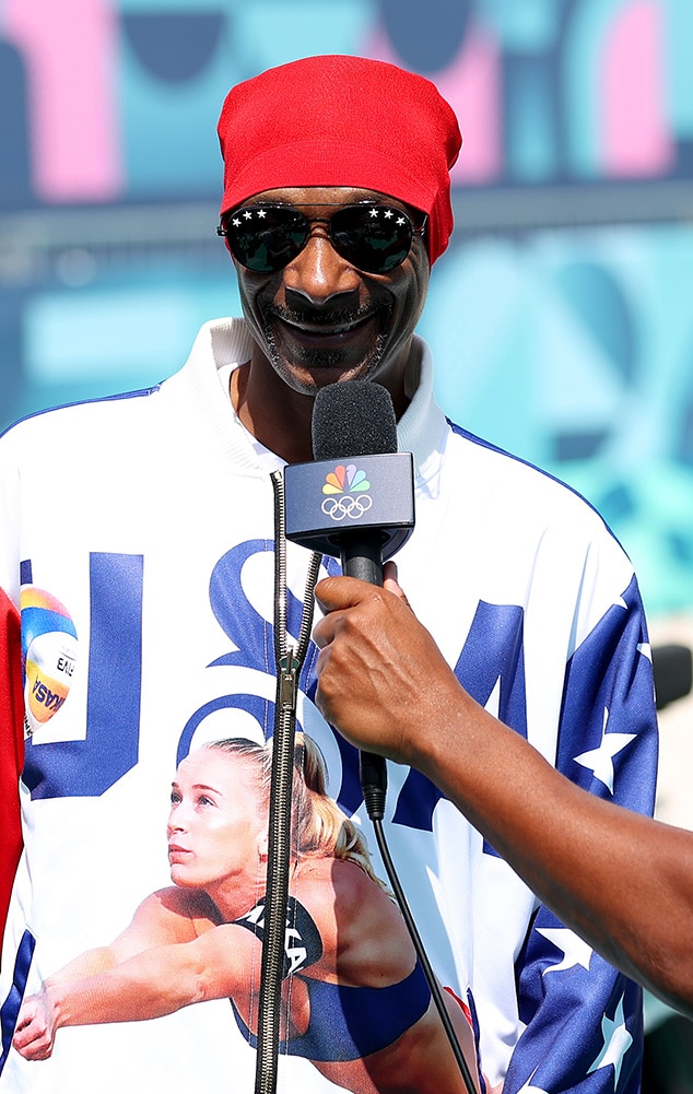 Snoop Dogg ทำมันหล่นเหมือนกำลังร้อนแรงในพิธีปิดโอลิมปิก