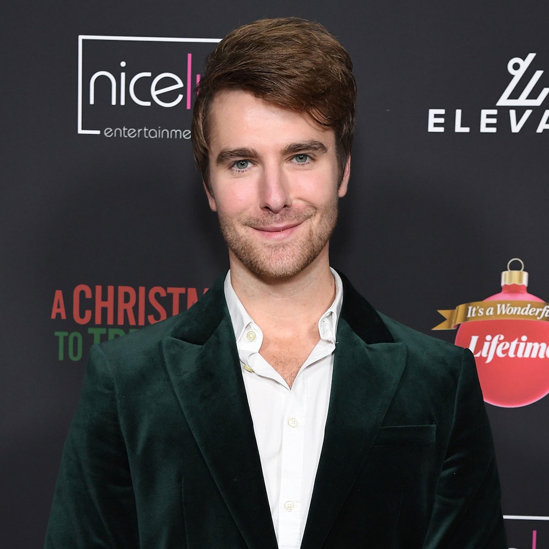 Lioness Actor Mike Heslin Dies After Suffering Cardiac Event, Husband Says – E! Online Lioness Actor Mike Heslin Dies After Suffering Cardiac Event, Husband Says – E! Online