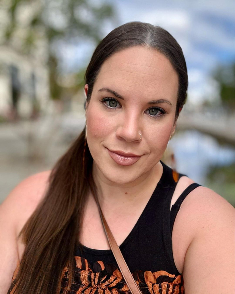 Whitney Way Thore, Instagram