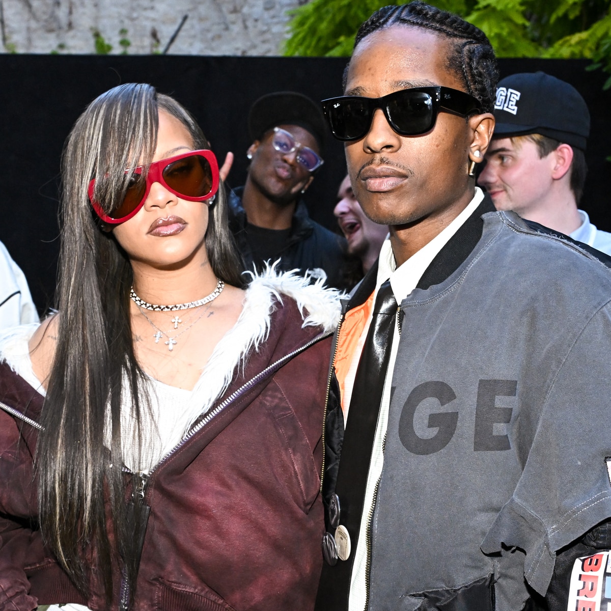 Rihanna và A$AP Rocky's Baby Riot xuất hiện hiếm hoi trong video dễ thương