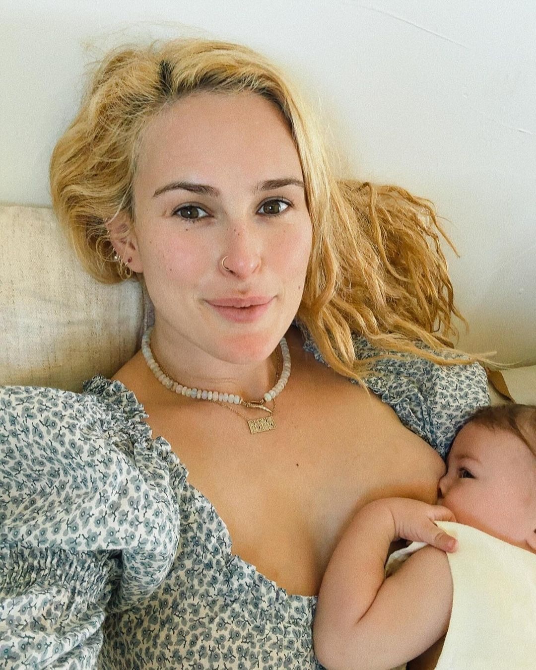 Rumer Willis đang làm mẹ theo cách của cô ấy như thế nào