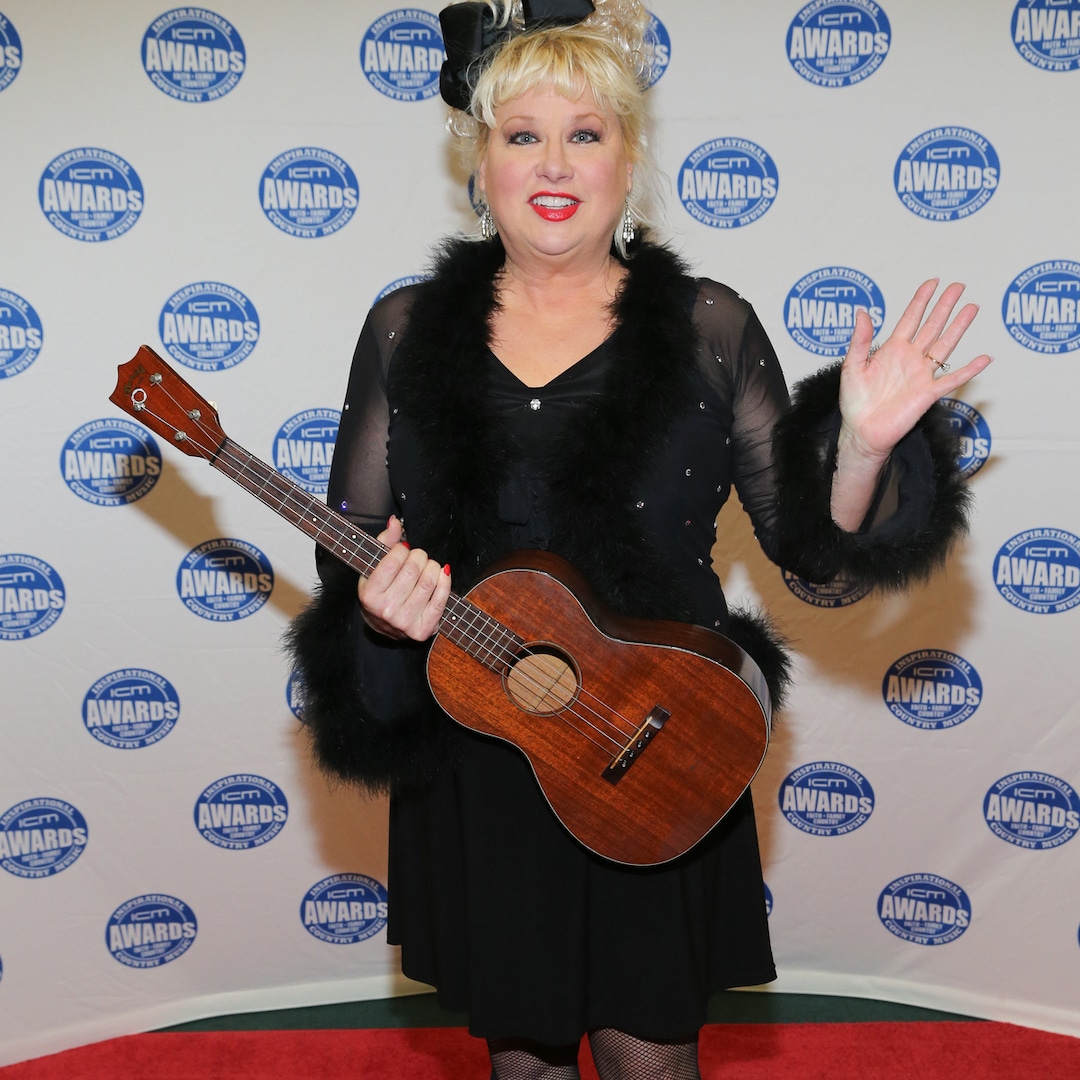 Saturday Night Live Alum Victoria Jackson Shares She Has Inoperable Tumor Amid Cancer Battle – E! Online Saturday Night Live Alum Victoria Jackson Shares She Has Inoperable Tumor Amid Cancer Battle – E! Online