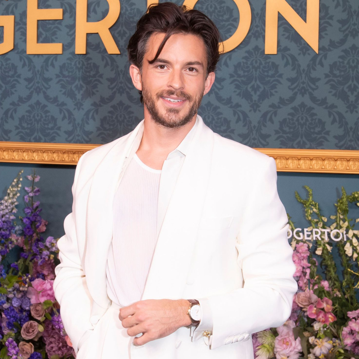 Jonathan Bailey Has a NSFW Confession About His Prosthetic Penis for TV – E! Online Jonathan Bailey Has a NSFW Confession About His Prosthetic Penis for TV – E! Online