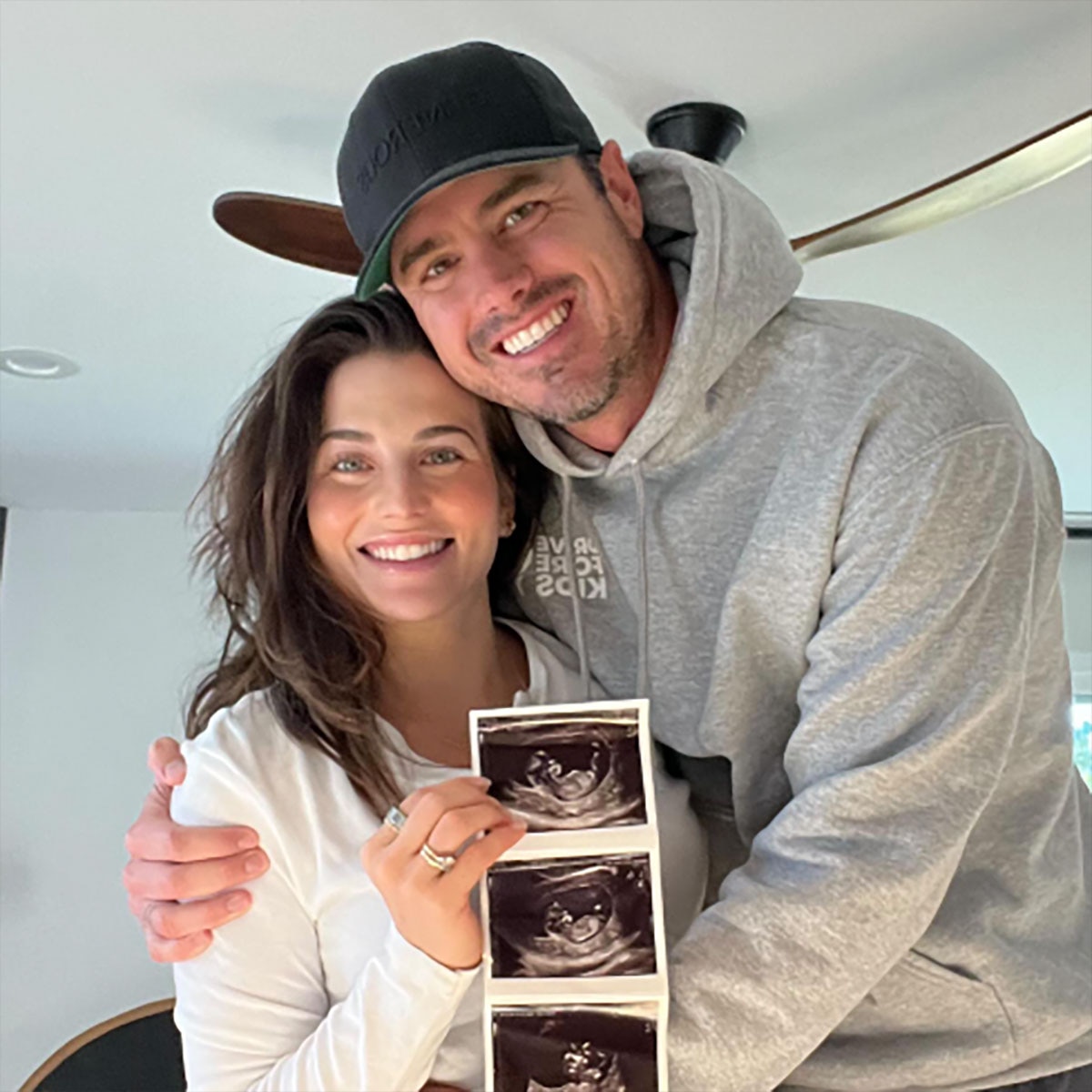 O solteiro Ben Higgins e sua esposa Jessica Clarke esperando o primeiro filho