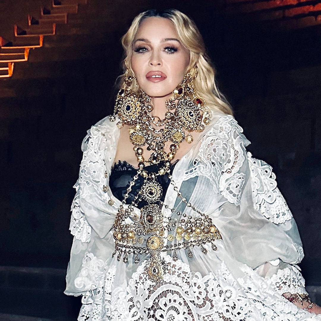 Madonna Poses With All 6 Kids in Rare Family Photo From Italian Birthday Bash – E! Online Madonna Poses With All 6 Kids in Rare Family Photo From Italian Birthday Bash – E! Online
