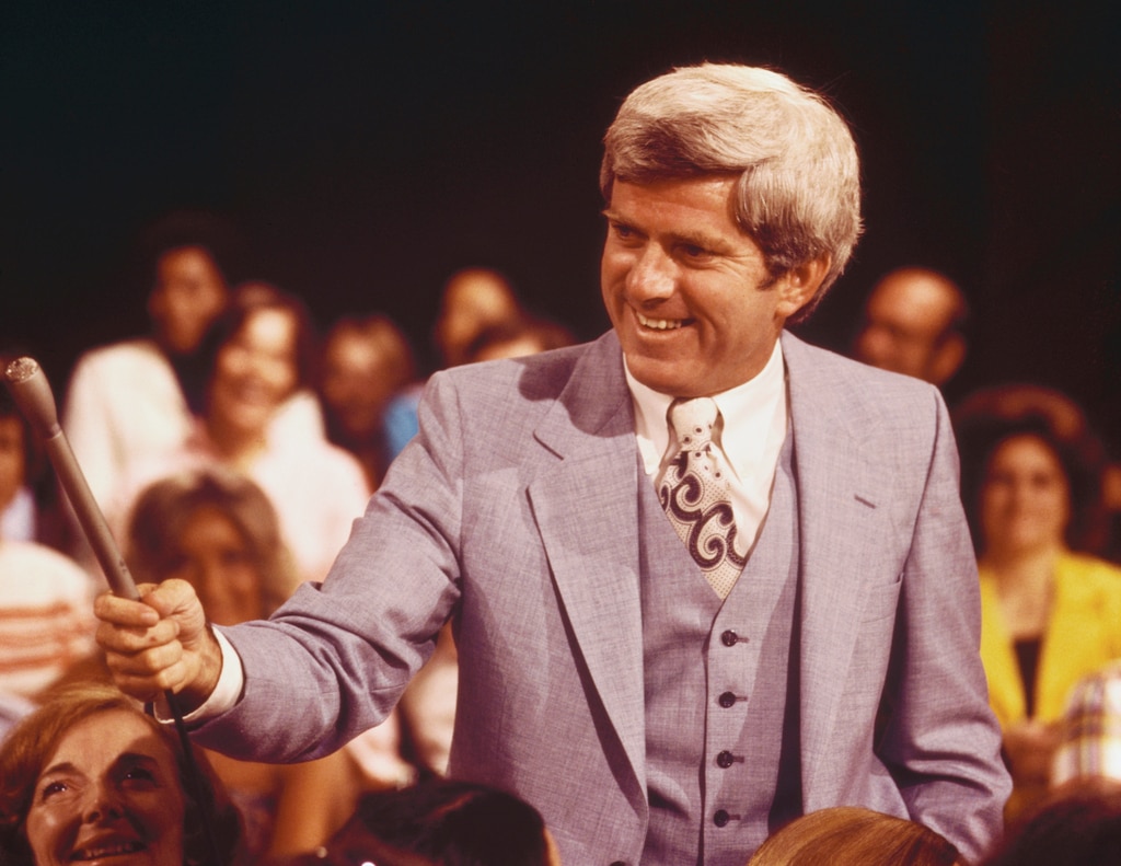 Phil Donahue, Talk Show Legend and Husband of Marlo Thomas, Dead at 88