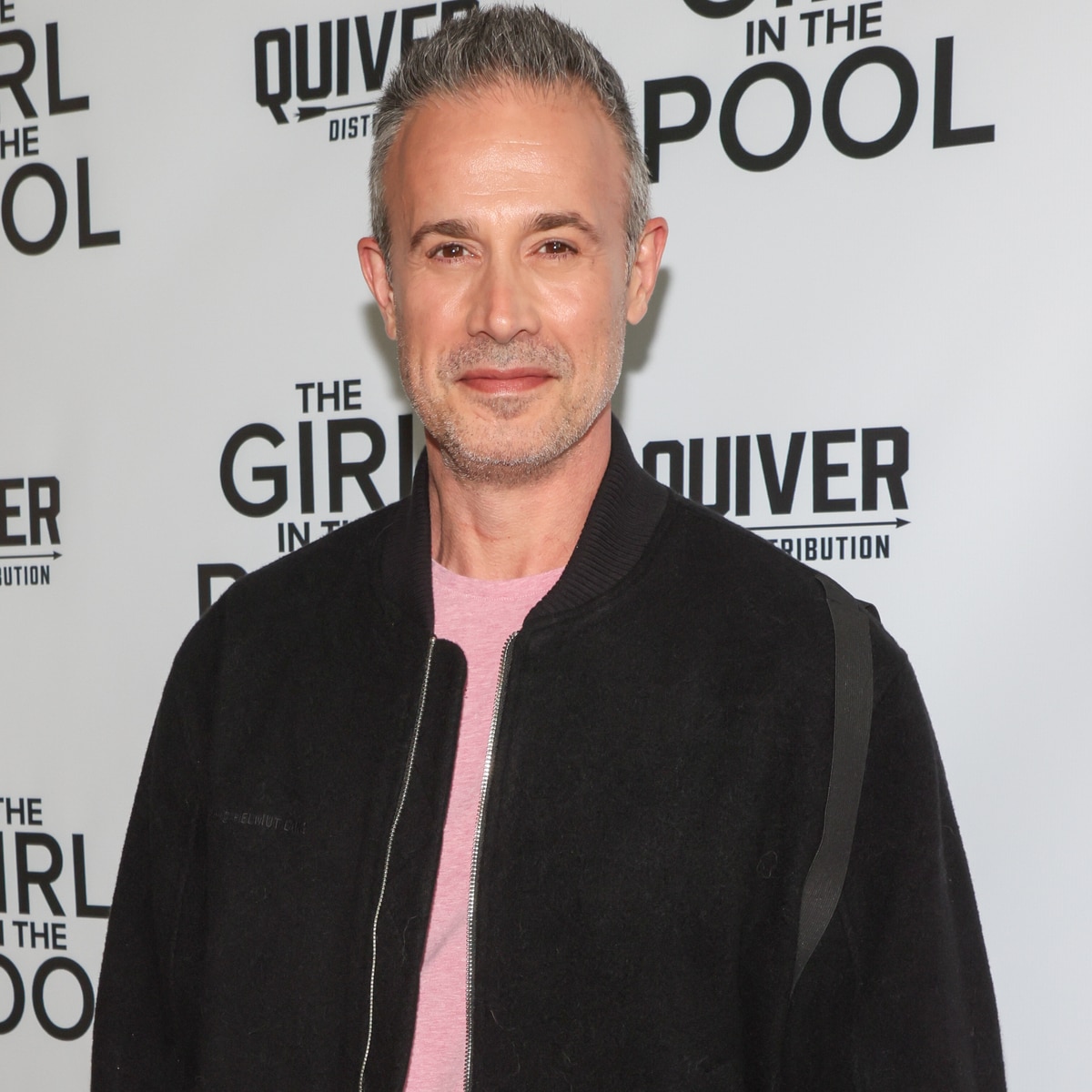 Freddie Prinze Jr. revela que ela é todo aquele segredo que você não vai acreditar