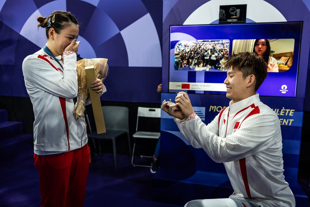 Huang Yaqiong, do badminton, conquista o ouro olímpico momentos antes do noivado