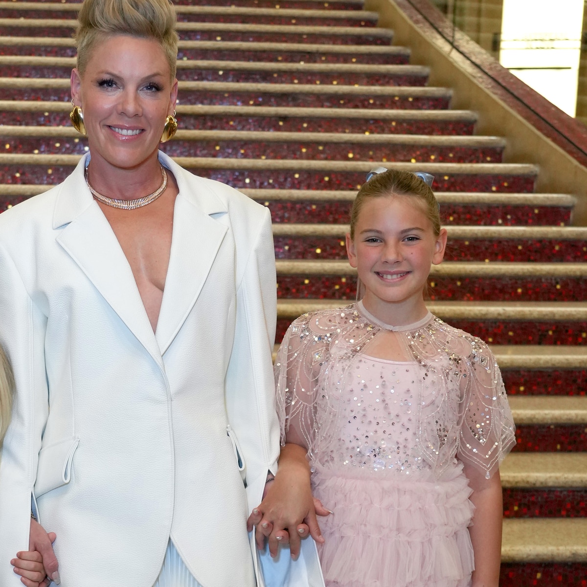 Raise Your Glass to Pink and Daughter Willow's Onstage Twinning Moment