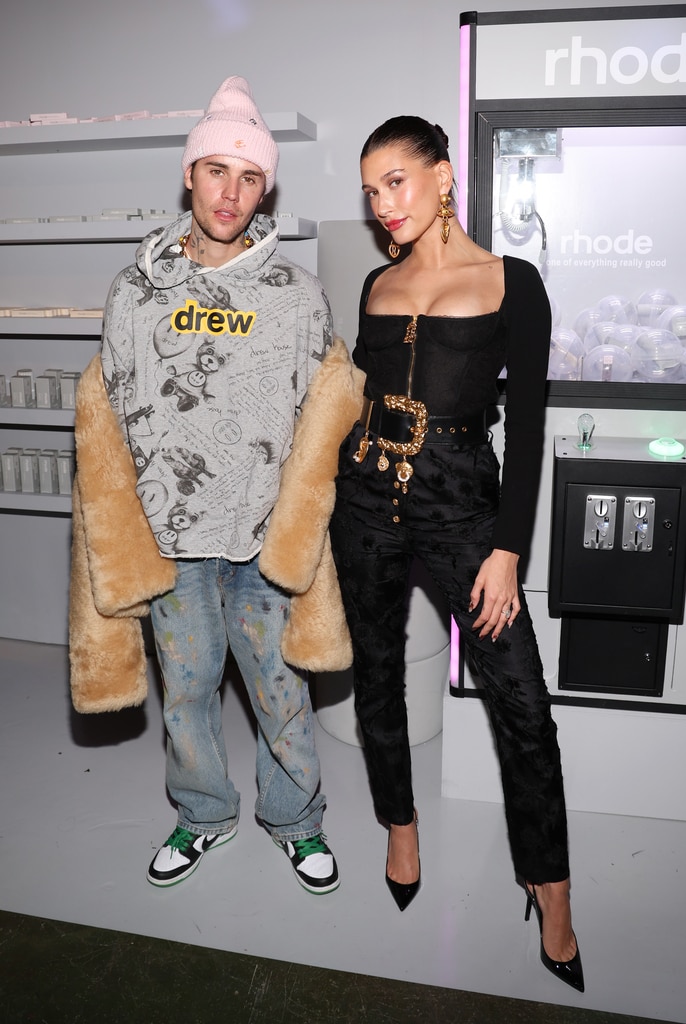 Hailey Bieber Supports Justin at 1st Performance Since Welcoming Baby