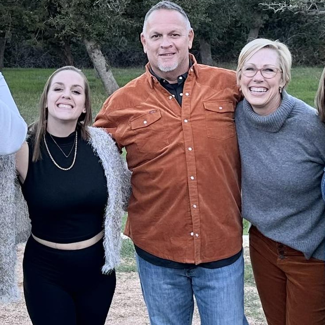 Former MLB Pitcher Greg Swindell Says Daughter Is in “Danger” After Going Missing – E! Online Former MLB Pitcher Greg Swindell Says Daughter Is in “Danger” After Going Missing – E! Online